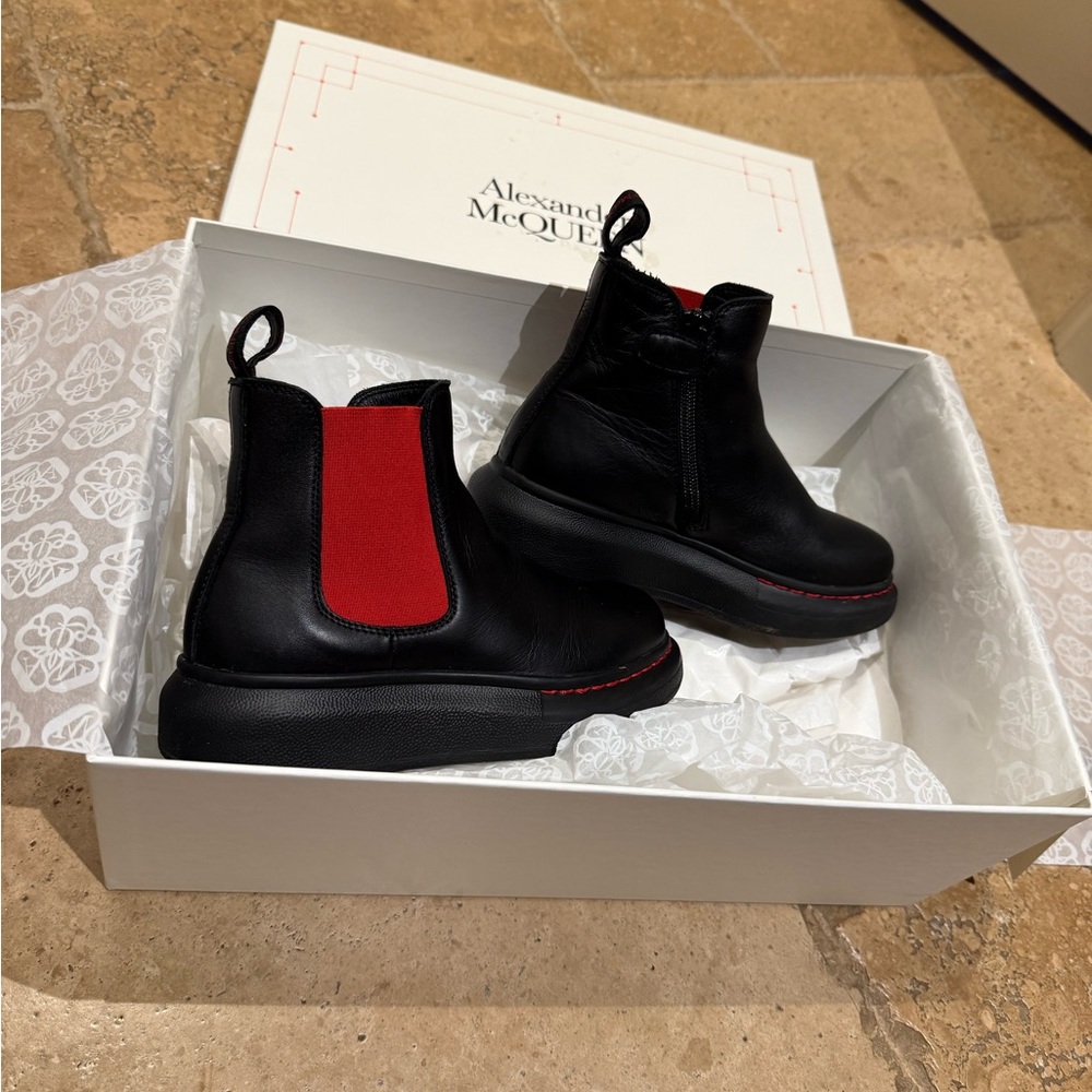 Alexander McQueen girls Black and Red Ankle Boots